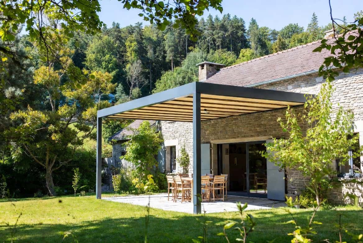 Illustration d'une pergola adossée en mayenne